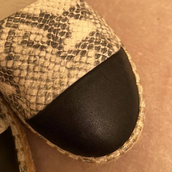 Aldo Sz 8 Reptile Snake Jute Loafers w/ Cap Toe EUC - Picture 3 of 10